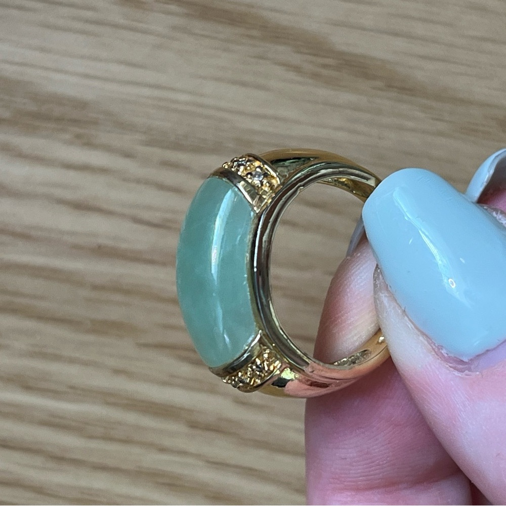 Vintage GSJ Gold and Green Jade Women's Ring